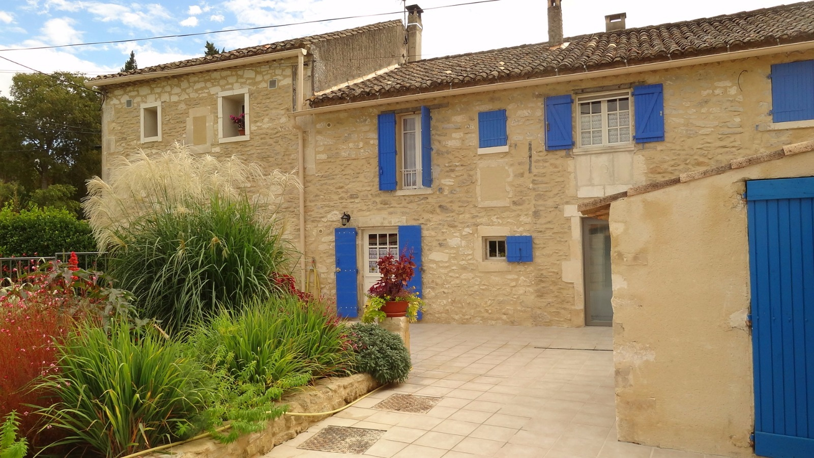 offres locations vacances Mas au cœur des alpilles entre saint remy et